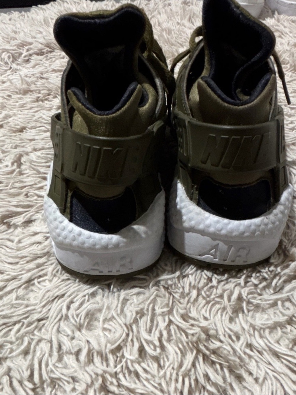 Women’s Nike Olive Green Hauraches  Athletic Sneakers - Lace-Up Comfort worn 2X - Picture 6 of 6